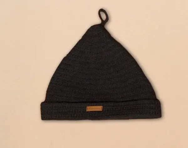 Шапка вязаная для бани Woodson Чёрный талисман